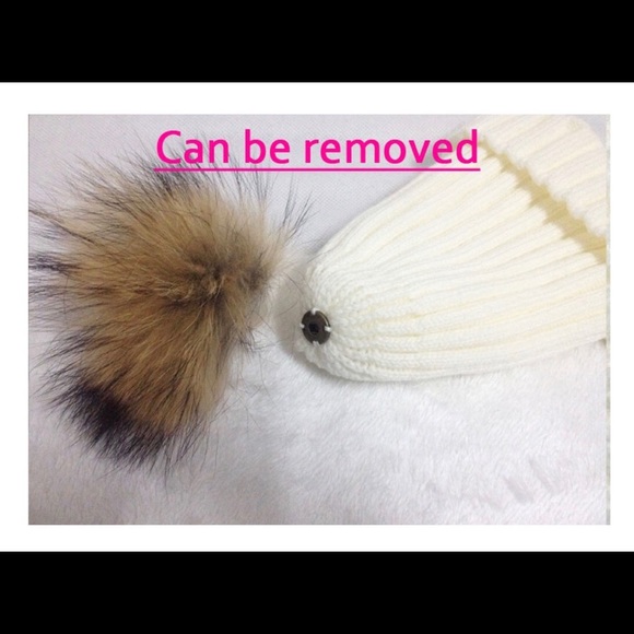 ❤️ Pom Pom Fur Knitted Hat ❤️ - Picture 3 of 7